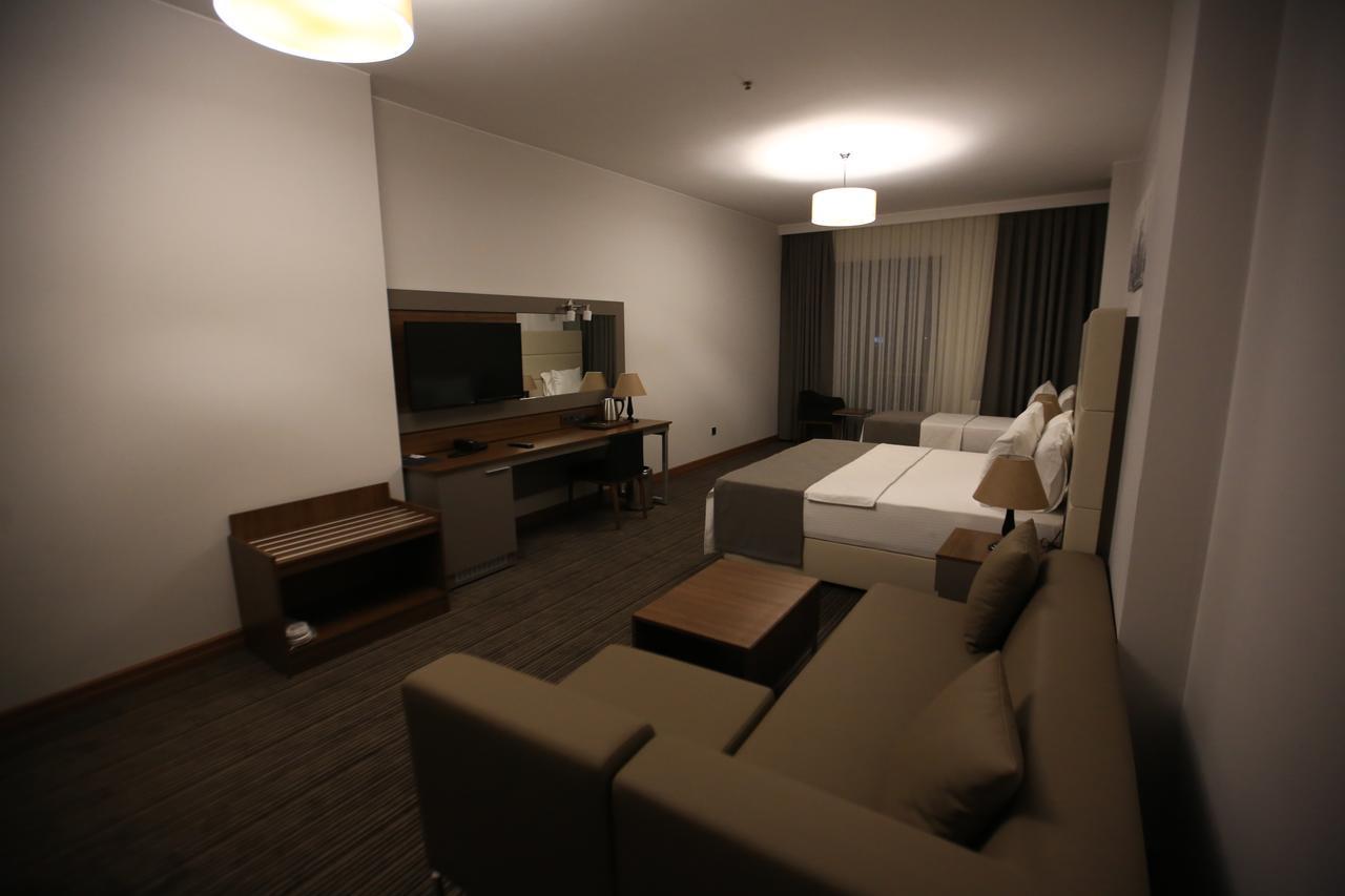 Familya Otel Erbaa Bagian luar foto