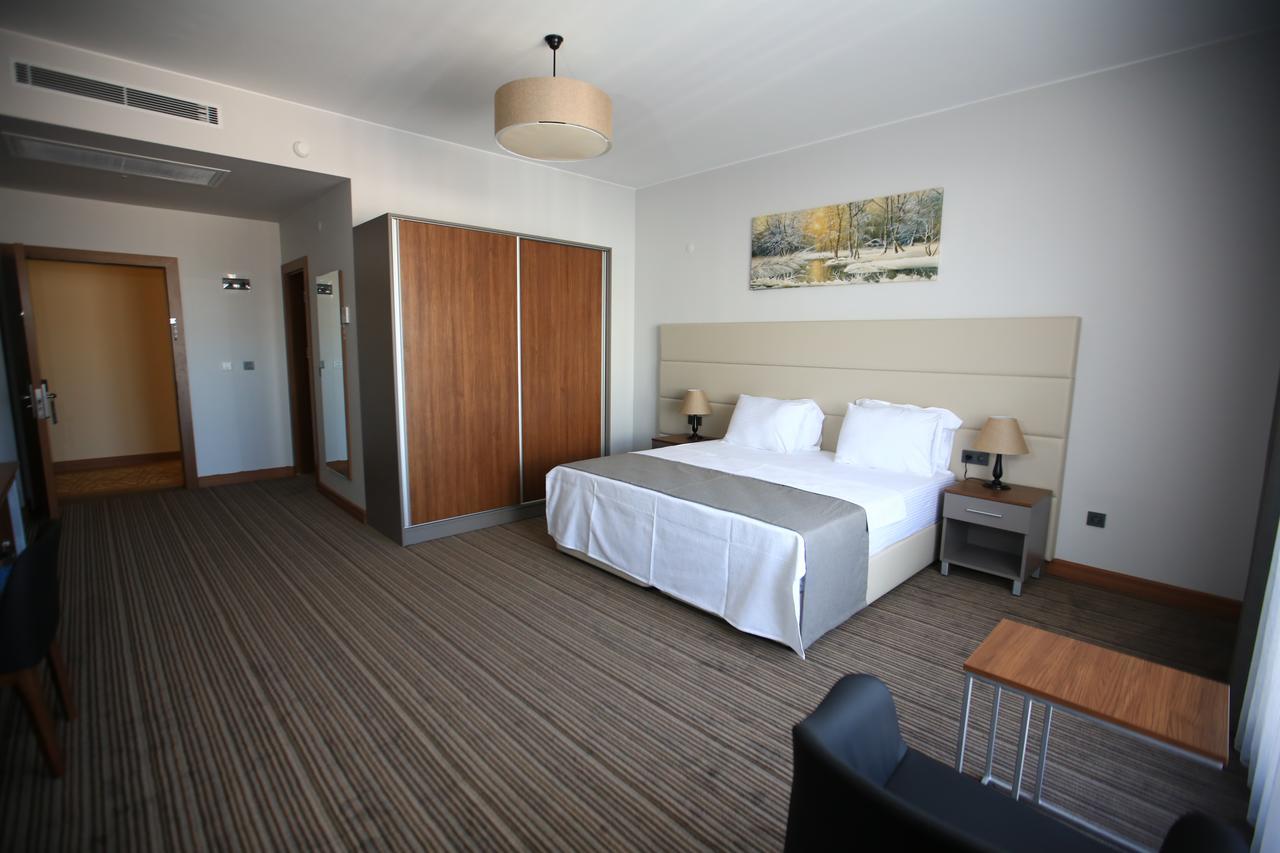 Familya Otel Erbaa Bagian luar foto