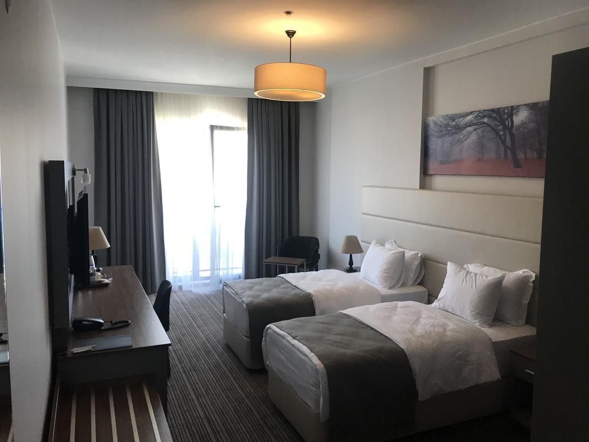 Familya Otel Erbaa Bagian luar foto